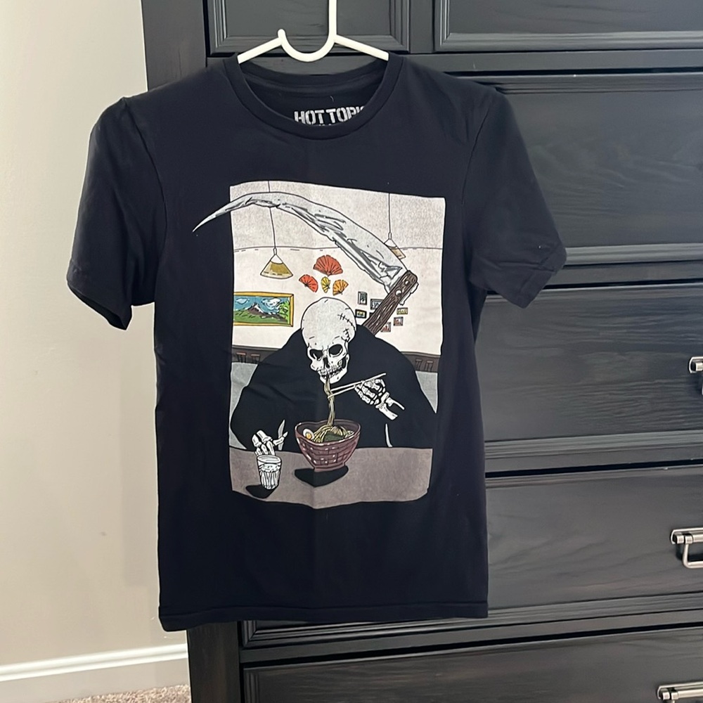 Hot Topic Tee